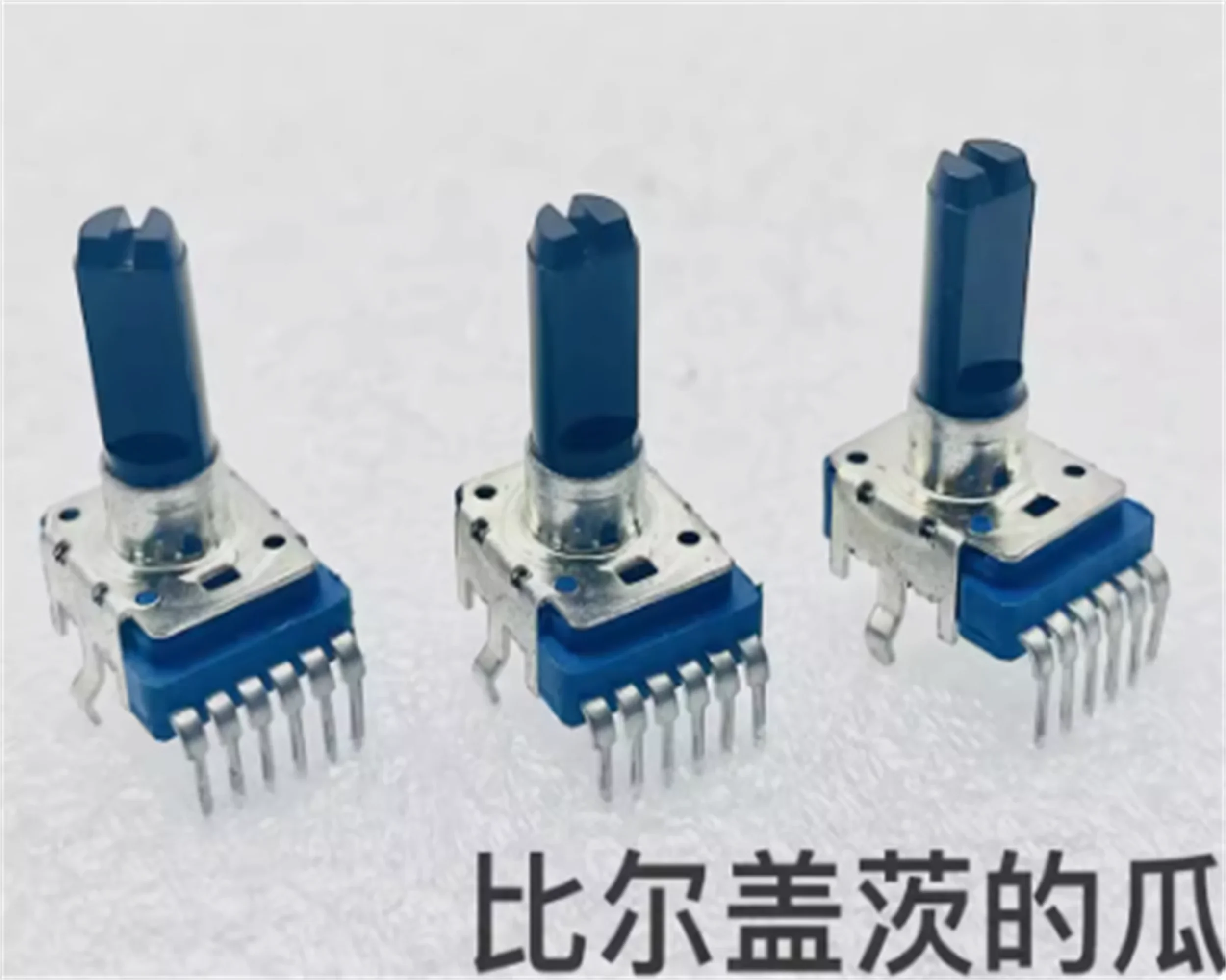 3 pcs RK11G mixing console, audio amplifier, volume adjustment, B50K with center positioning, half axis length 18mm