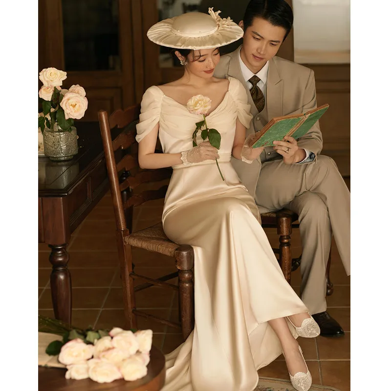 

French Style Light White Vintage Simple Slimming Mermaid Travel Shoot Engagement Ceremony Reception Dress Small Gown