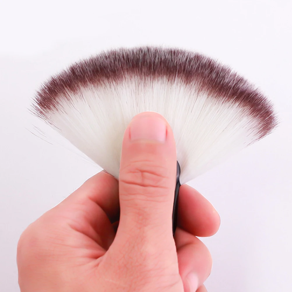 

Large Wood Handle Makeup Powder Foundation Brush for Blush Loose Cream Concealer Soft Nylon Bristles