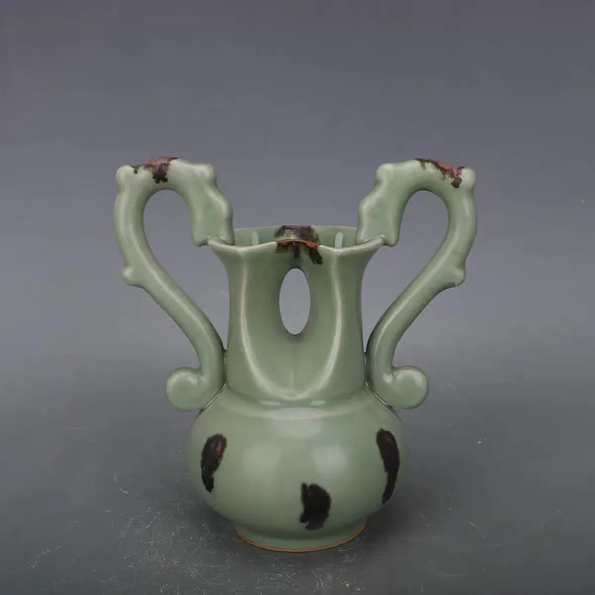 Chinese Celadon Porcelain Vase Song Longquan Kiln dragon design amphora 7.1 inch