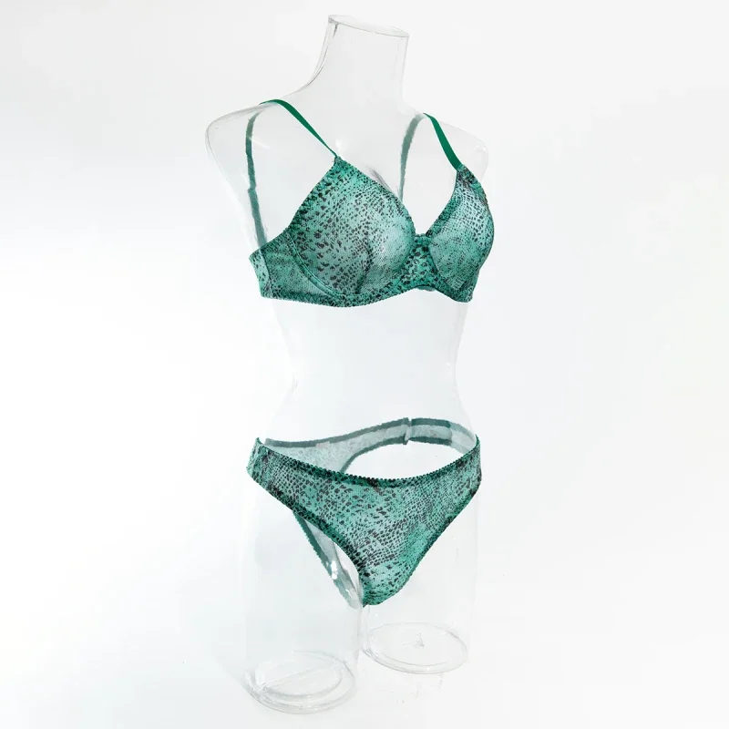 Bikini lingerie in knitted green snake pattern with underwire, comfortable and body-shaping two-piece set