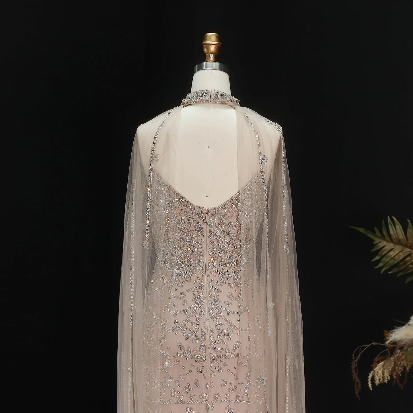 Sharon Said Luxuriöses Kristallperlen-Abendkleid mit Tüllumhang und hohem Schlitz, formelle Ballkleider, Dubai, elegant für Damen, SS135, maßgeschneidert – Detail 10