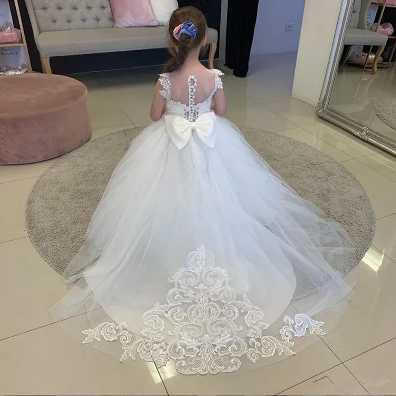 

Flower Girl Dress Elegant Ivory Tulle Features With Crew Neck Pearls V-back Sleeveless For Wedding Birthday First Communion Gown