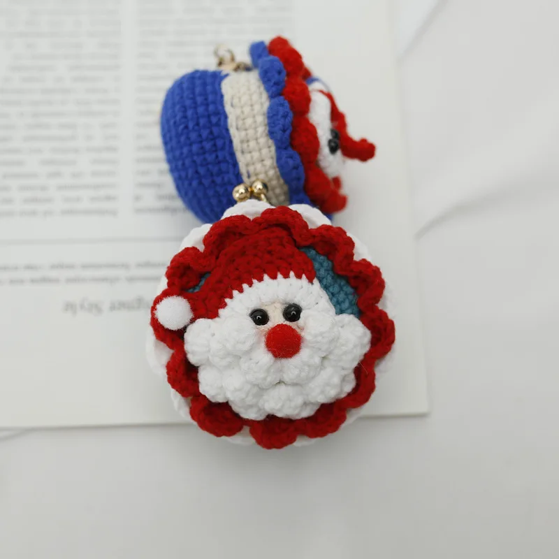 ธีมคริสต์มาสโลหะกระเป๋าใส่เหรียญมีกระดุม DIY ถักการ์ตูนน่ารัก Santa Mini กระเป๋า