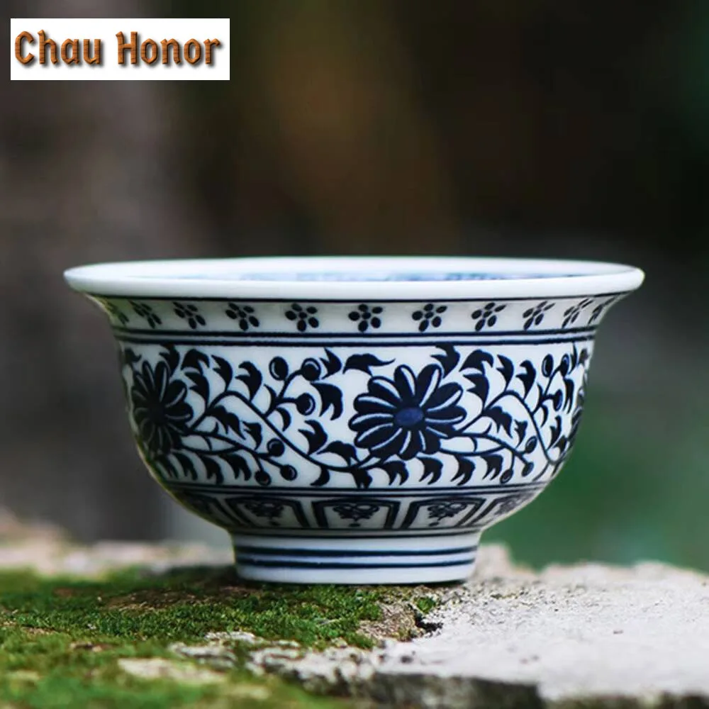 

120ml Blue and White Porcelain Pressure Hand Cup Creative Entangled Branch Lotus Tea Bowl Large Puer Master Cup Kung Fu Teaware