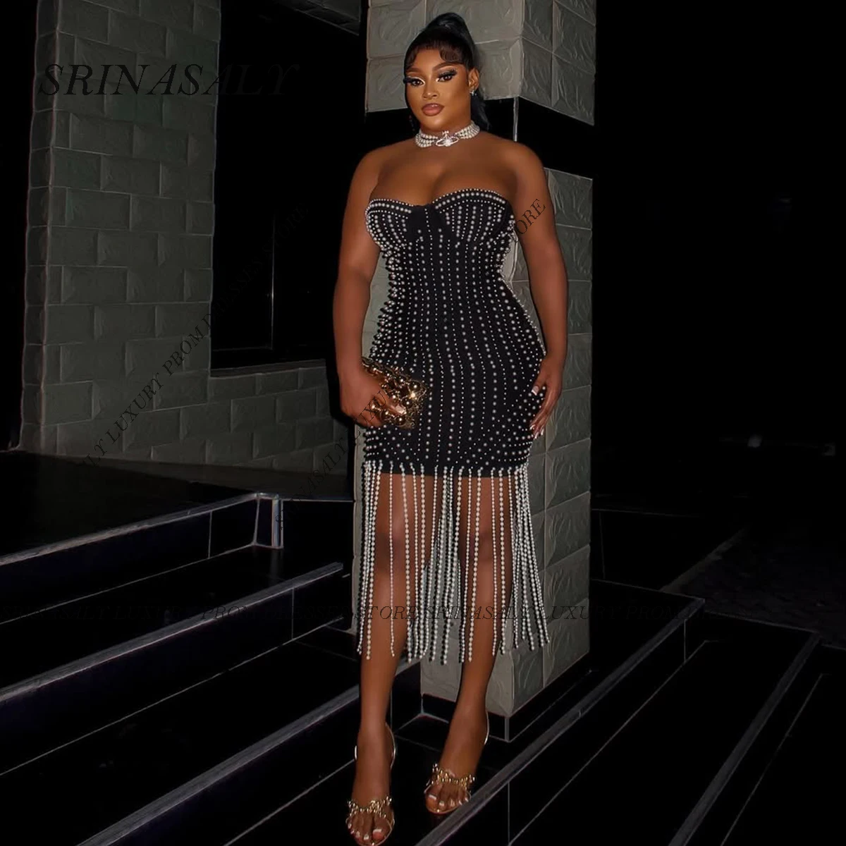 ชุดราตรีทรงเมอร์เมดประดับคริสตัลและลูกปัดแบบกำหนดเอง แต่งพู่ระย้าสุดเซ็กซี่ แขนกุด สำหรับงานพรอมหรืองานกาล่าดินเนอร์ ปี 2025