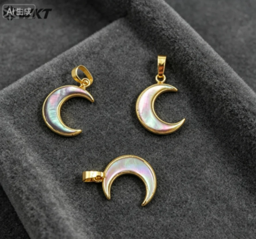 WT-P955  Wholesale Natural Shell Moon Pendant Gold Plated Small Accessories For Women Daily Decoration