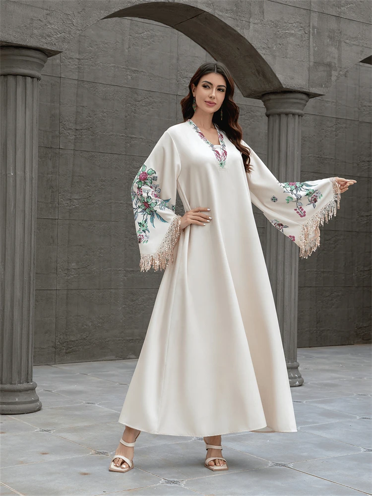 Robe longue pour femme musulmane du moyen-orient, avec broderie à col en v et glands, robe arabe élégante