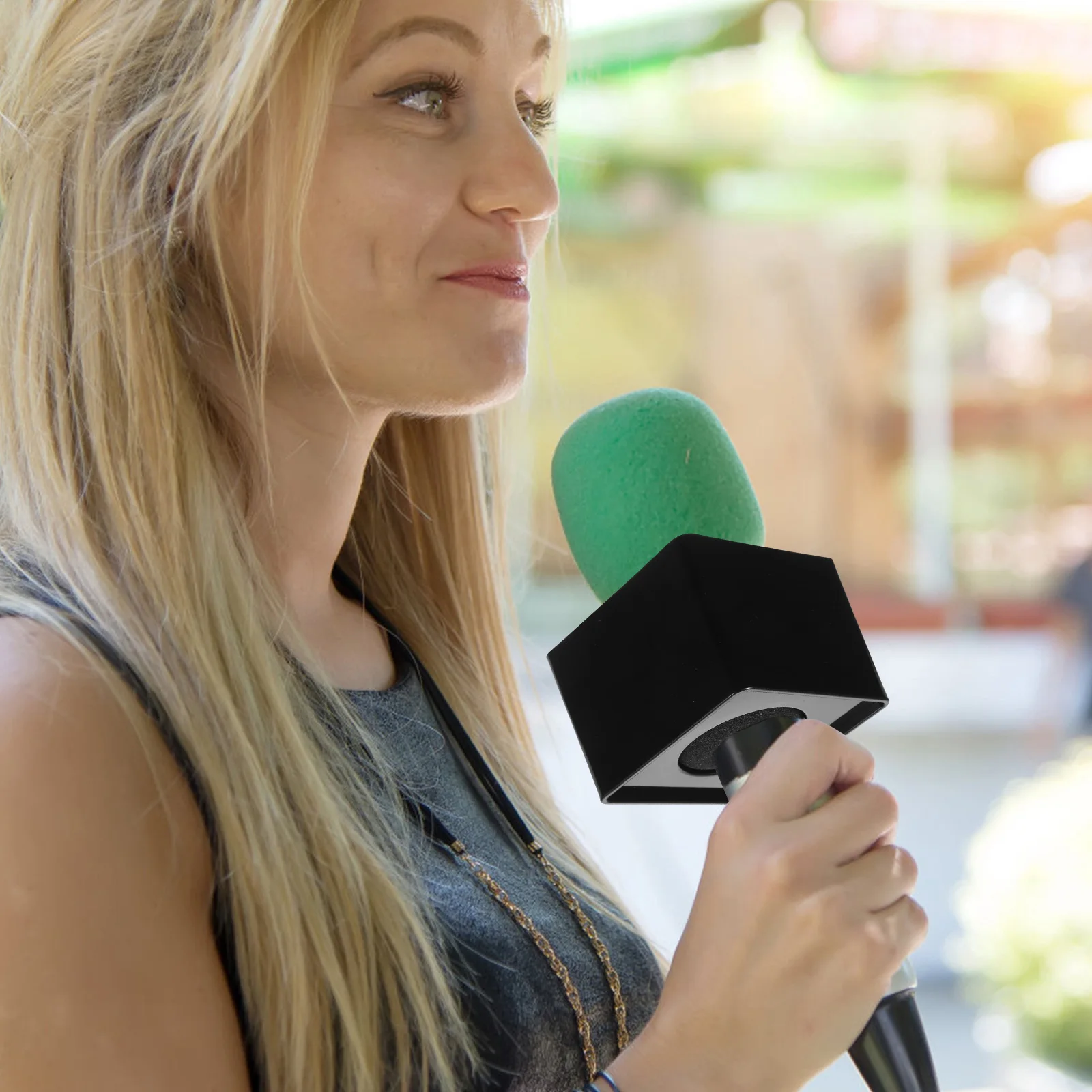 

2pcs Triangle Abs Microphone Logo Flag Station Portable Interview Mic Holder For Broadcast Fits Most Mics, Compatible With