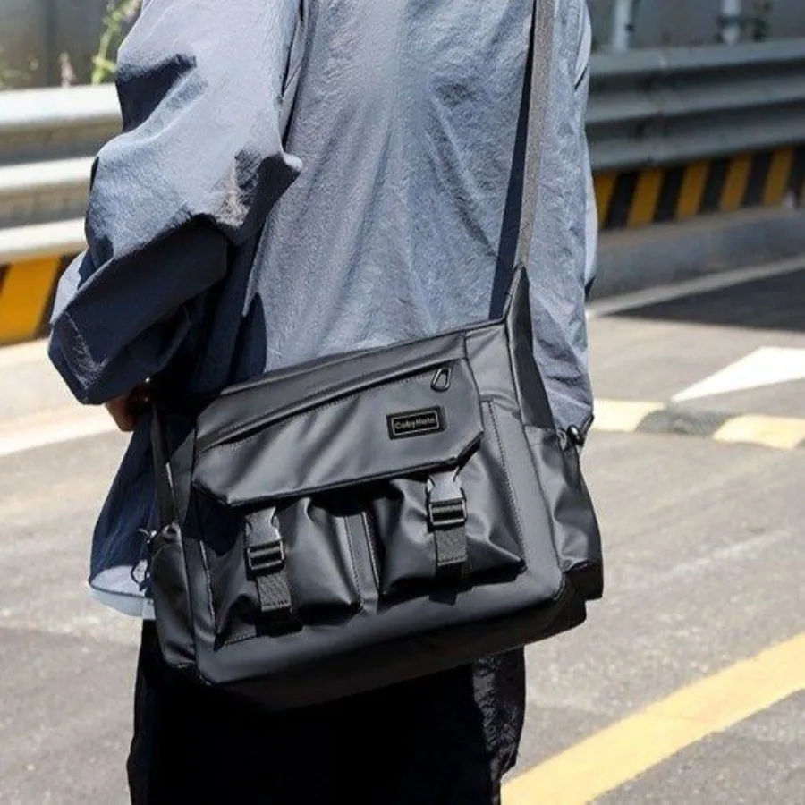 

【New style】Fashion versatile large capacity oblique span men's backpack sports style business travel bag portable mailman bag.