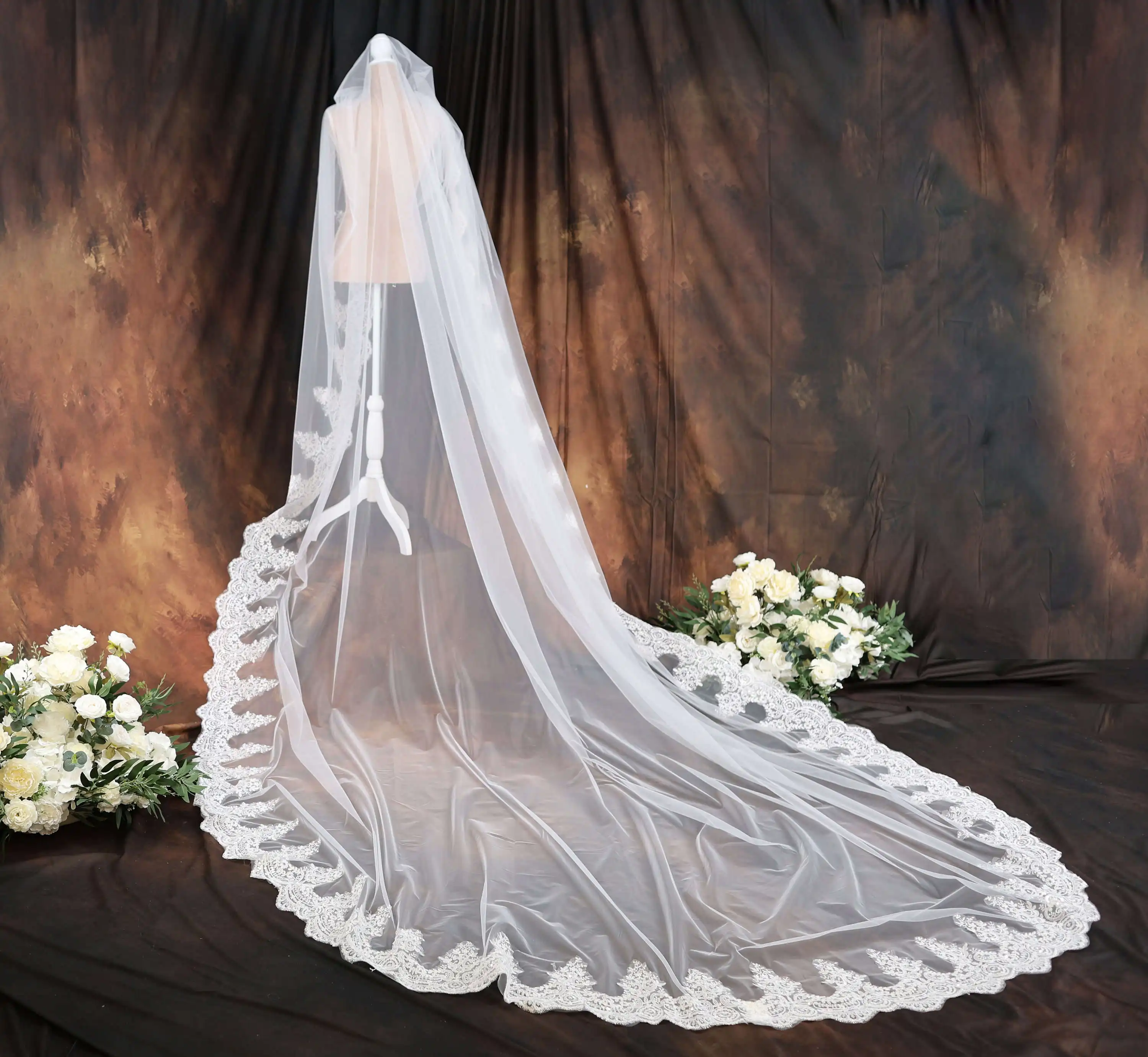 Exquisite Wedding Veil One Layer Long Cathedral Length Veils Bling Sequins Applique Edge Velo De Cabeza For Bride Voile