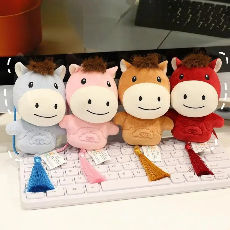 かわいいぬいぐるみポニーのキーホルダー人形。素敵なバッグペンダント。 DIYクラフトデコレーション。女の子への素晴らしい誕生日プレゼント