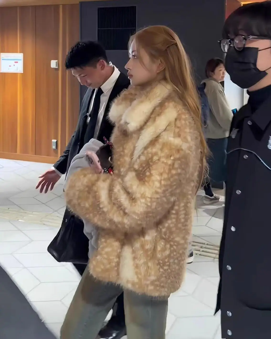 Winter Vintage Animal Deer Dot Hairy Shaggy Faux Fur Coat Women Lapel Collar Long Sleeve Furry Warm Jacket Loose Outerwear