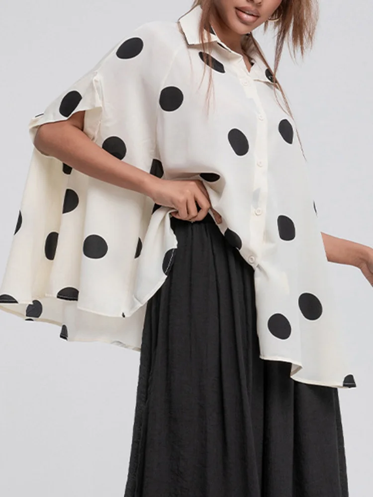 [EAM] Women Black Big Size Dots Causal Blouse New Lapel Half Sleeve Loose Fit Shirt Fashion Tide Spring Autumn 2024 1DE7714