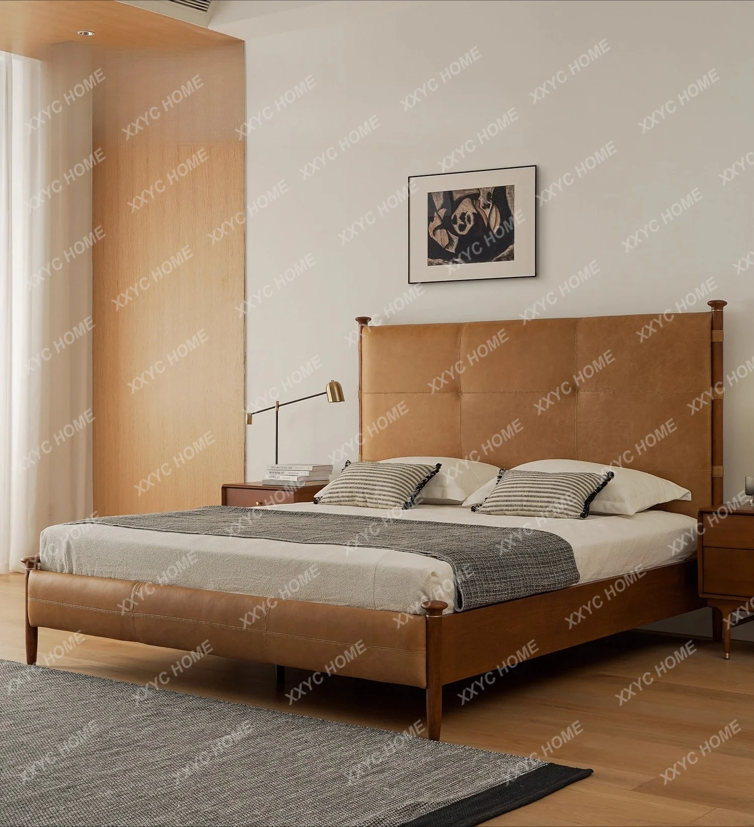 TT The master bedroom is a leather bed thin bedhead, and a high-back sycamore solid wood bed