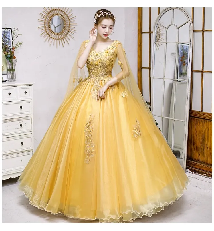 Gold Yellow Lace Appliques Tulle Quinceanera Dresses 2024 V Neck Prom Evening Party Gown Sleeve robes 15 Years