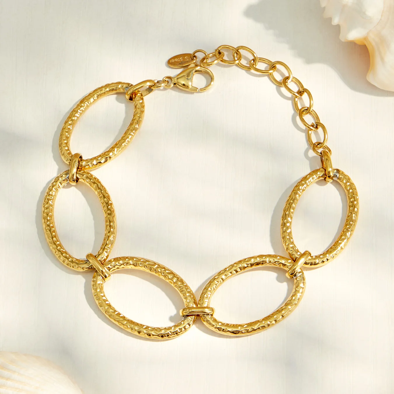 Strukturierte Ovale Ketten-Halskette und Armband Set aus Edelstahl, 18k Vergoldet für Damen – Detail 12