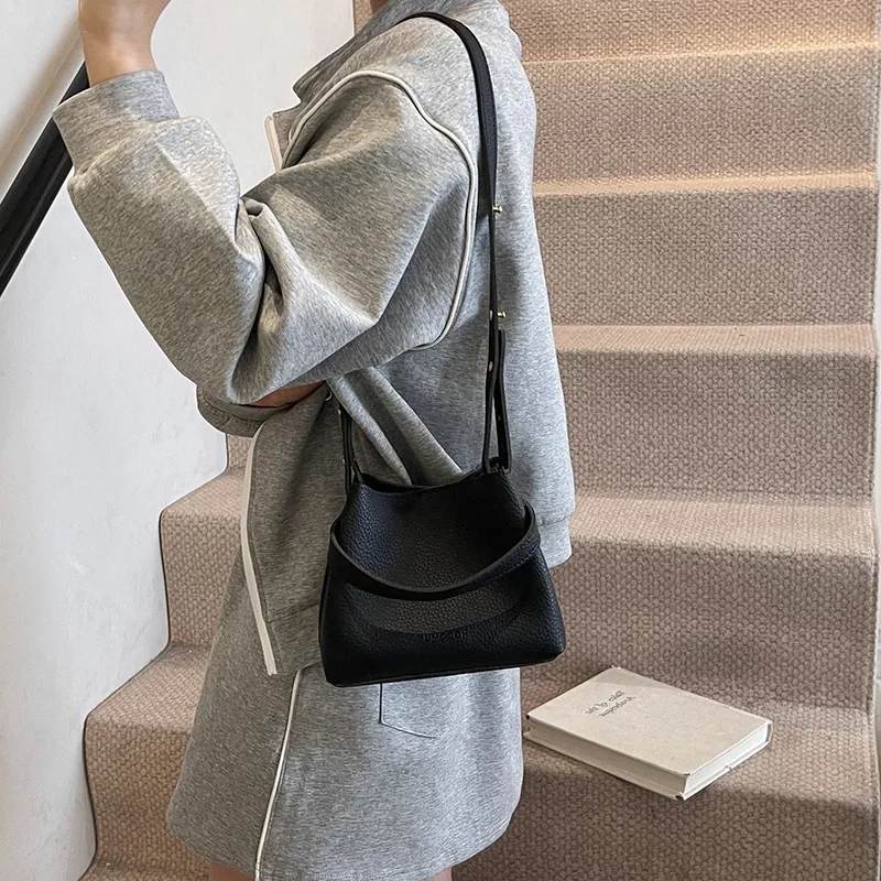 Elegant Shoulder Bag 2025 New for Women, Luxury Soft Touch Crossbody Purse, Fashionable Cloud-like Bucket for All Occasions