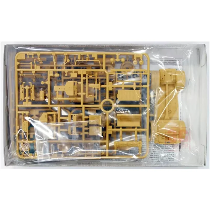 TAMIYA 1/35 35238 K ü belwagen Tipo 82 Africa Corps - Kit modello in scala