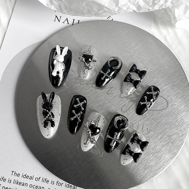 Nail art a forma di mandorla pura fatta a mano da 10 pezzi, bellissime unghie finte, coniglietto bianco e nero di Halloween, adatto per le donne da usare