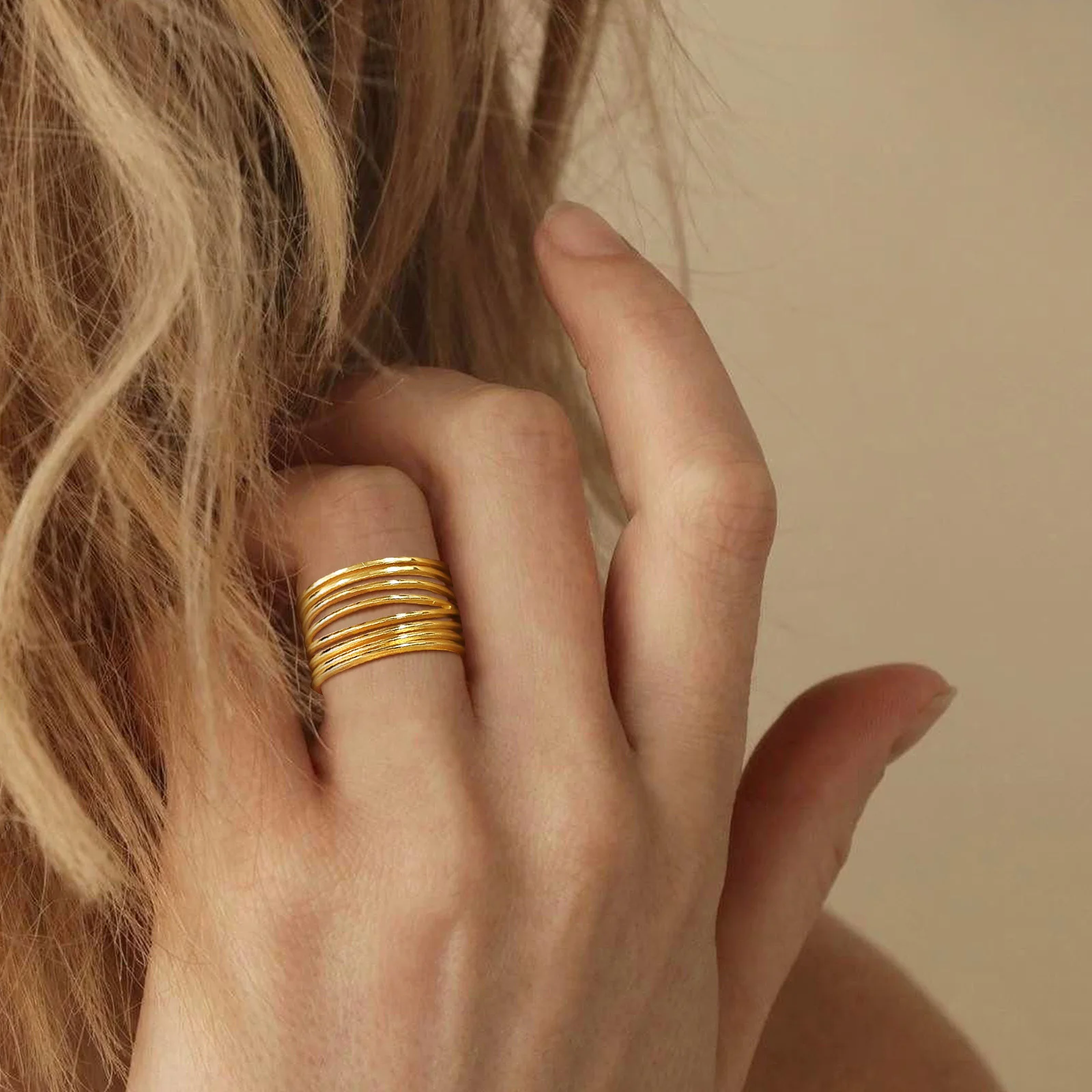 Elegancki damski pierścionek w złotym kolorze, metalowa biżuteria na prezent urodzinowy ze stali nierdzewnej, pierścionek na palec z łańcuszkiem z piór drzewa życia