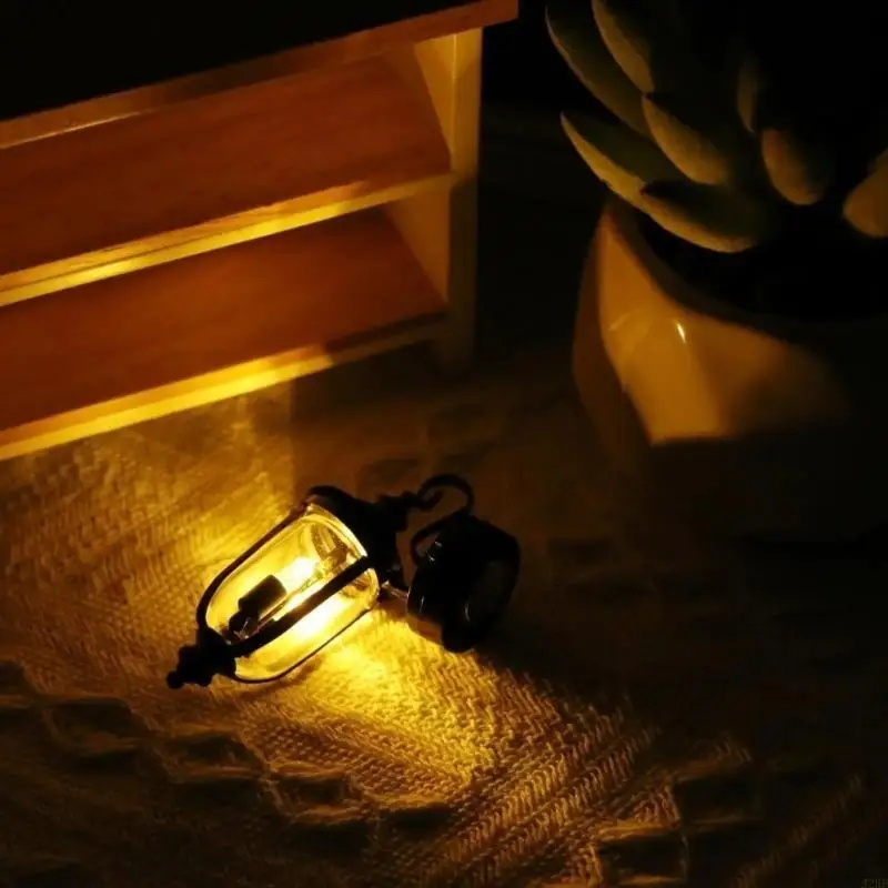 

J2HF Miniature Black Wall Sconce Model Figure 1/12 Dollhouses Wall Lamp Realistic Garden Lamp for Dollhouses Scene Display