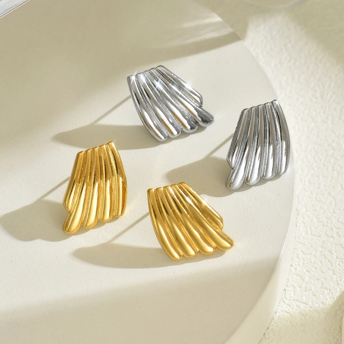 

PVD Gold Plated Stainless Steel Wing Shape Striped Texture Stud Earrings for Women Fashion Geometric Waterproof Jewelry Gifts