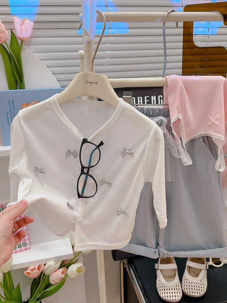 سترة كارديجان رقيقة مفتوحة للفتيات بتصميم عصري كوري جديد للصيف، ملابس خارجية خفيفة وأنيقة للأطفال