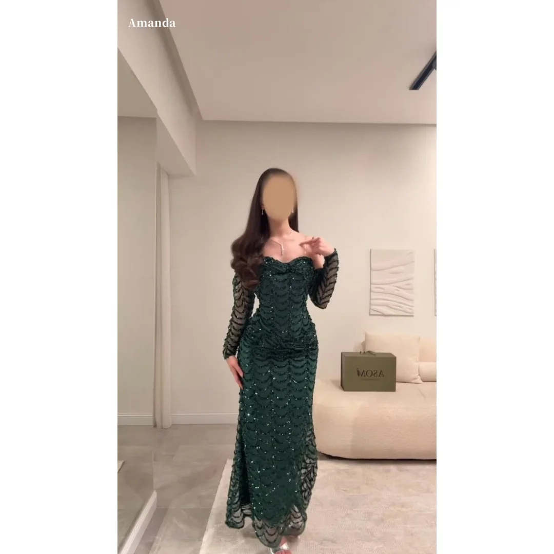 

Индивидуальное вечернее платье Аманды изумрудно-зеленого цвета с пайетками, открытыми плечами, прозрачными длинными рукавами, драпировкой и силуэтом «русалка» для выпускного вечера и торжественных мероприятий (vestidos de noche)