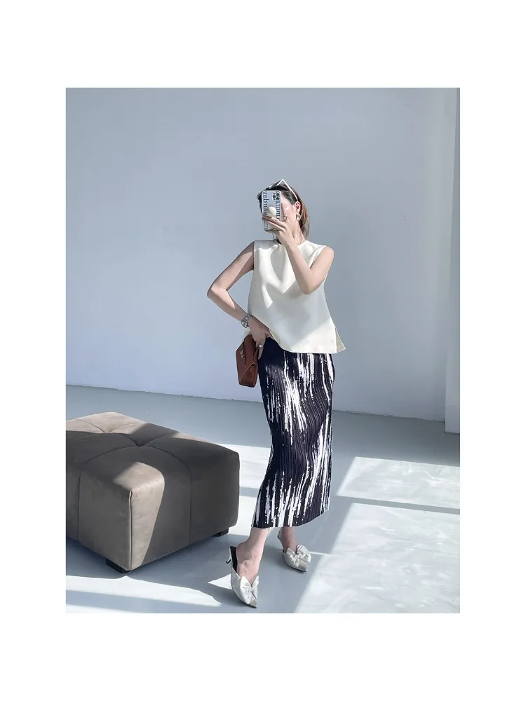 

Miyake 2025 Summer New Black and White Printed Folded Half Skirt Retro Style Commuter Medium Length Skirt for Children