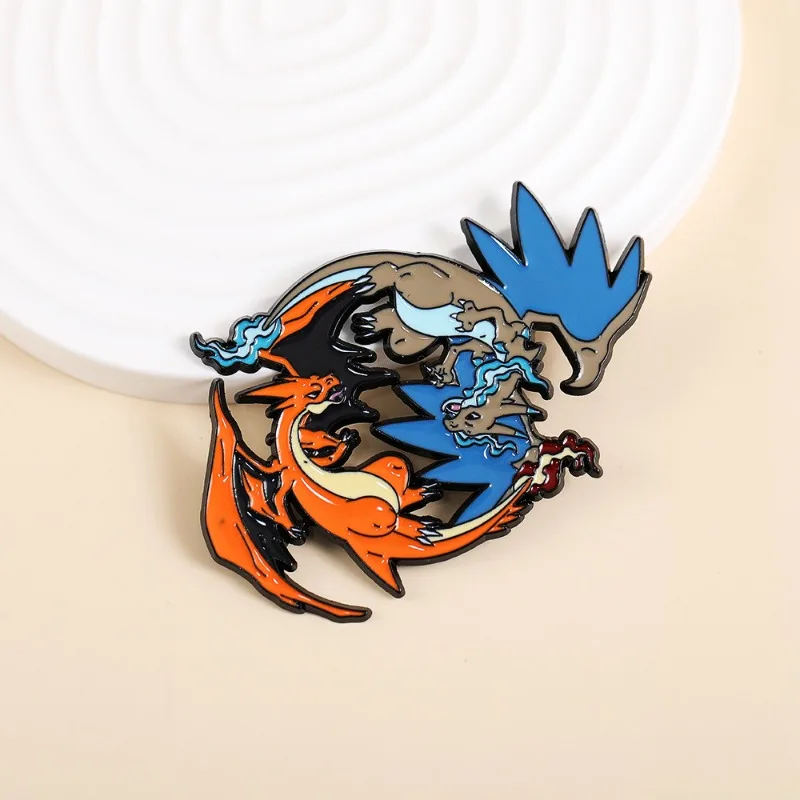 Moda Mega Charizard XY Cartoon Spille in metallo Anime Periferiche Zaino Borsa Decor Distintivi in lega Spilla Regali di compleanno per bambini