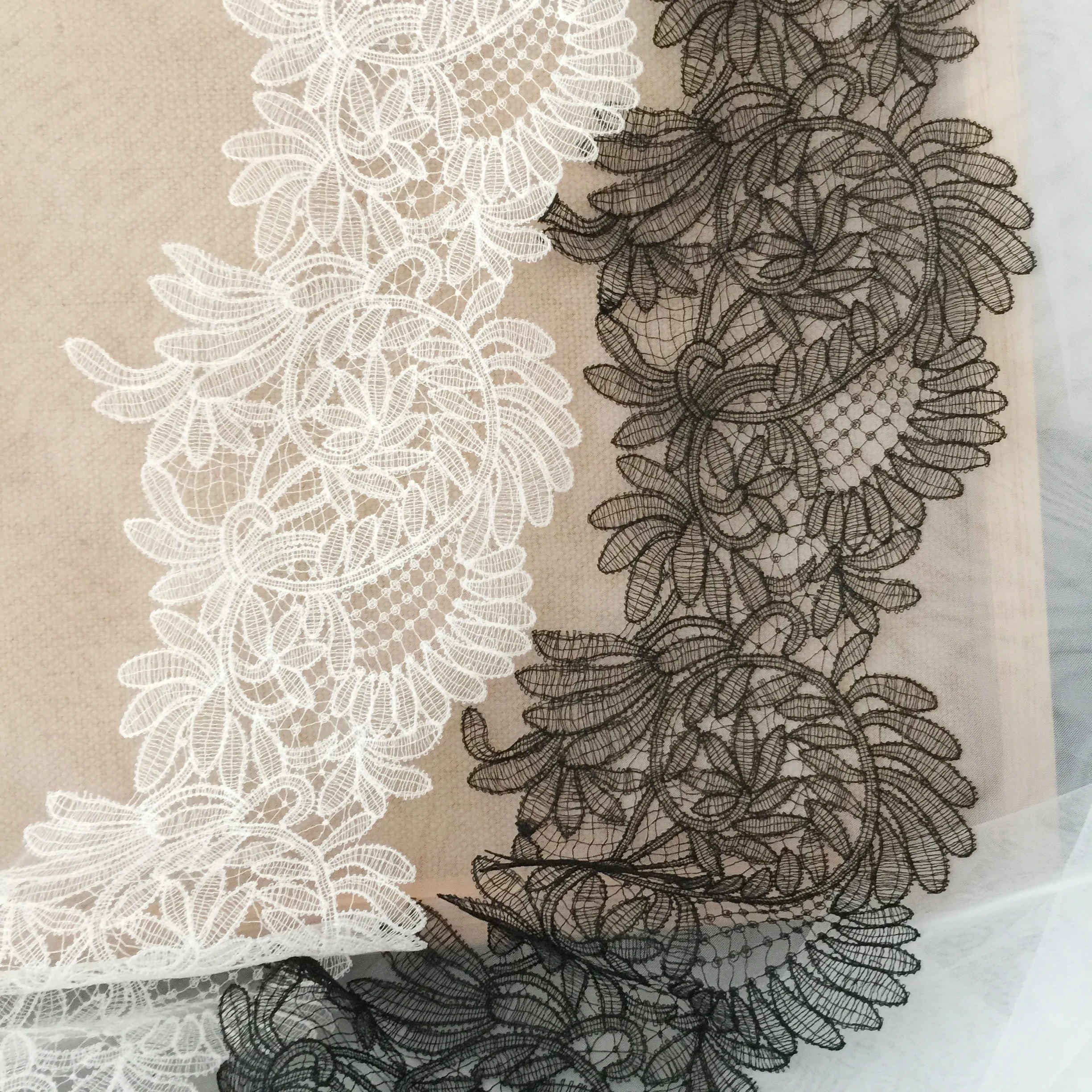 1Yd/lot Premium black and white Leaf Fish Silk eyelashes hollowed out Lace Lace Handmade dress garment veil accessories