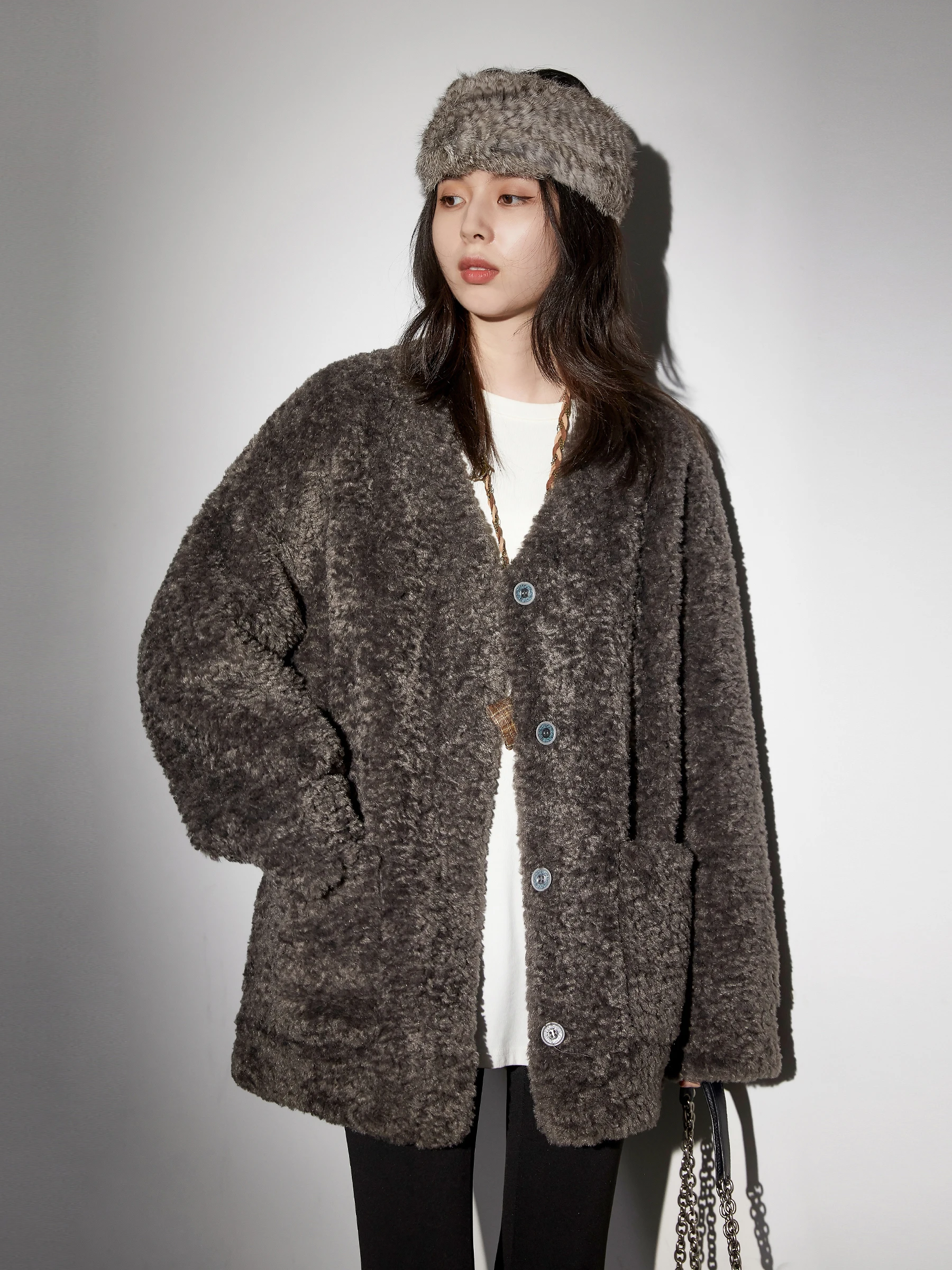 CHIC VEN Nuove donne cappotto in ecopelle allentato retrò casual scollo a V caldo giacca femminile di media lunghezza grandi tasche autunno inverno 2025