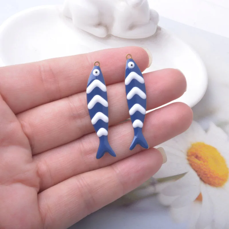 6 Stück Fisch-Ohrringe Anhänger aus Kupfer, beidseitig emailliert, niedliche Meereslebewesen-Fisch-Charms, DIY-Schmuckzubehör – Detail 6