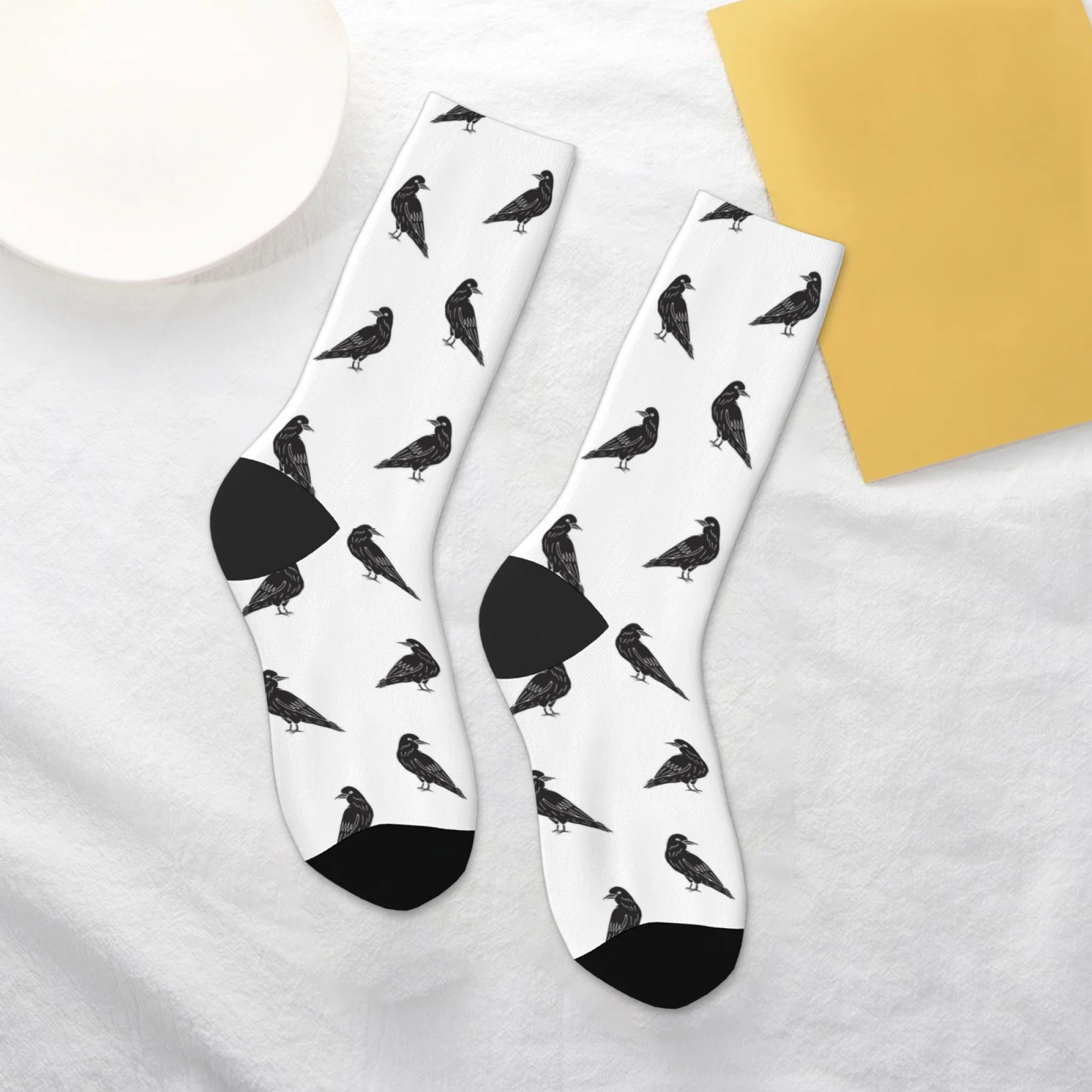 Herren-Crew-Socken mit Taubenschwarzem Hintergrund, atmungsaktiv und bequem für Freizeitkleidung, verspieltes Design, gestrickte Taubensocken für den Bau