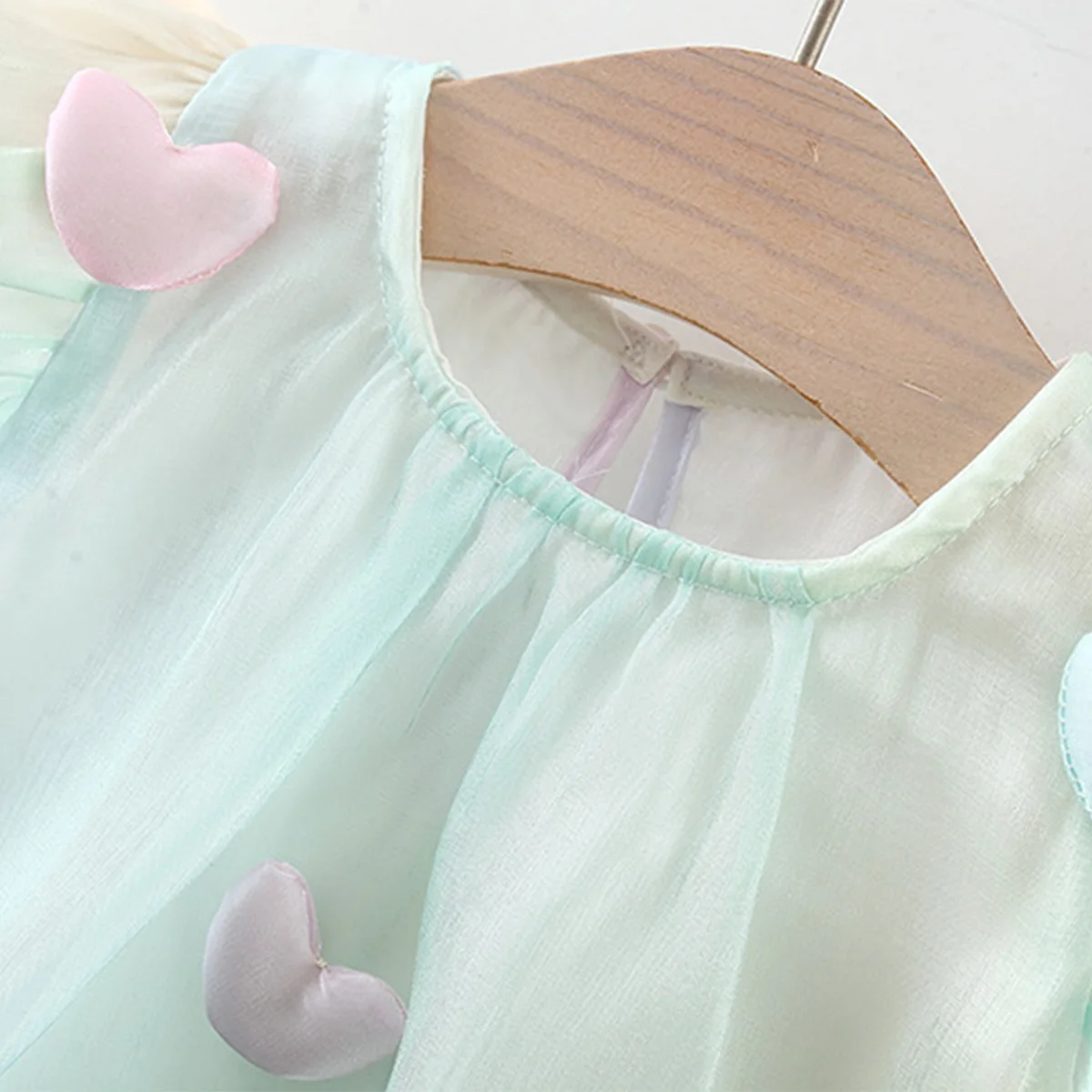 New Summer Dress for Girls, Sweet and Colorful Mesh Love Flying Sleeves Princess Dress Suitable for 0-3 Year Old Babies