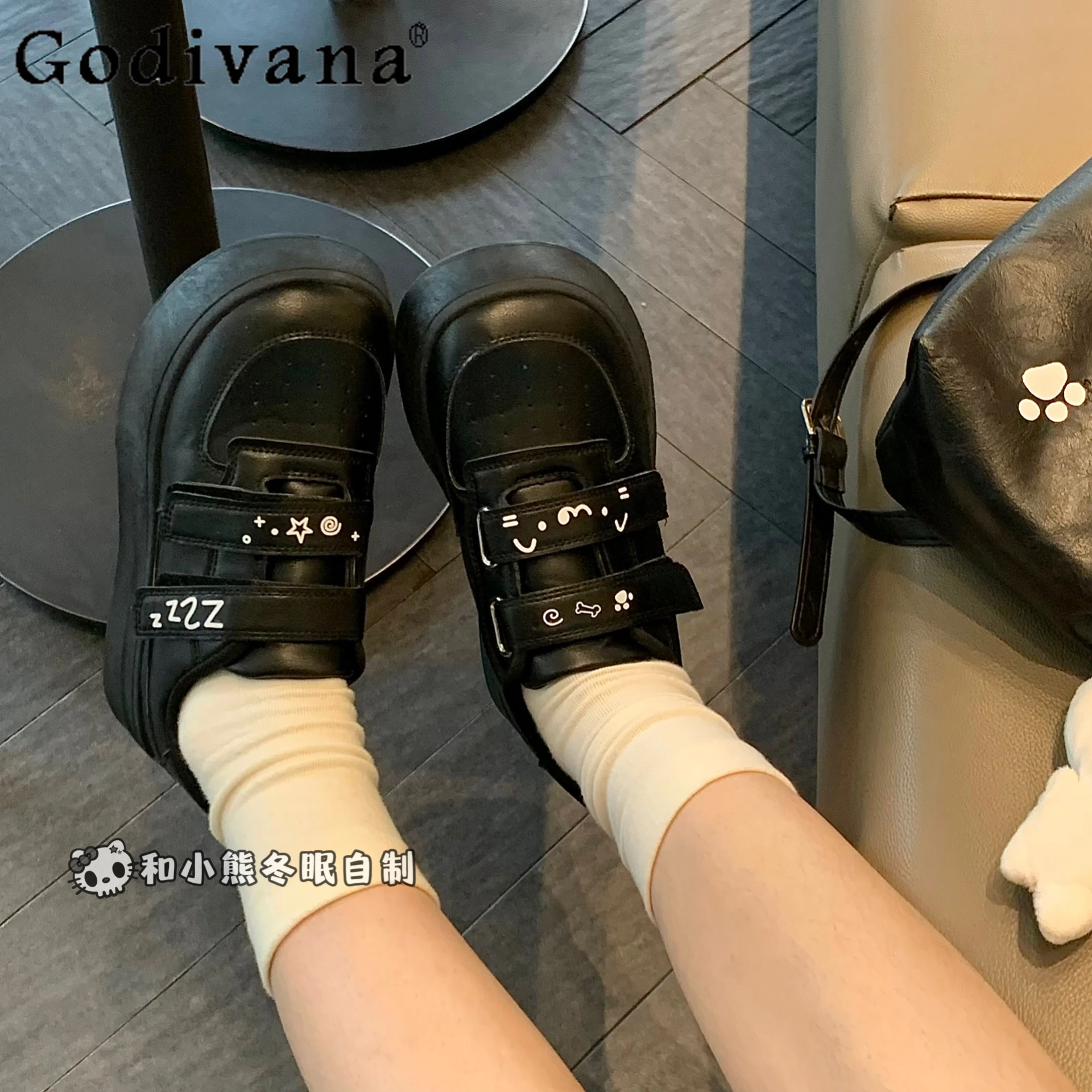 

Student Japanese Style Black Casual Platform Shoes Women's Cute Kawaii Cartoon Print Velcro Shoes Spring and Autumn News 2024