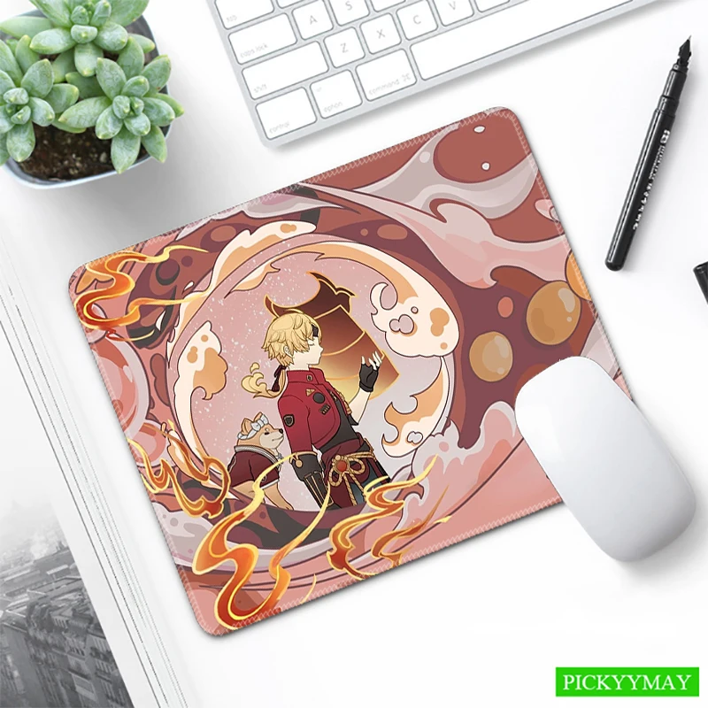 Tapis de souris de jeu Genshin Impact petit tapis de souris Anime tapis de bureau antidérapant tapis de souris en caoutchouc Kawaii tapis de Table pour ordinateur portable