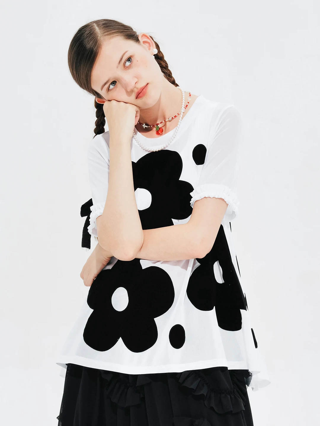 IMAKOKONI original design round neck pullover black polka dot flower print short-sleeved summer T-shirt 244680