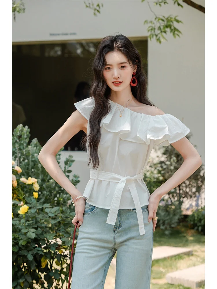 

Французская приталенная блузка с рюшами на плечах, из чистого хлопка, с коротким рукавом, женская, весна-лето, с поясом, белая