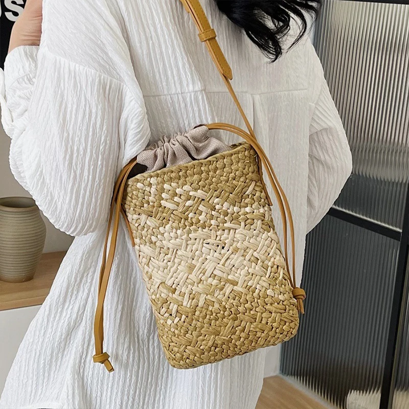 Straw Mobile Phone Bag for Women Luxury Designer Woven Shoulder Bag 2024 Fashion Trend Summer Beach Bag Travel Small Bag