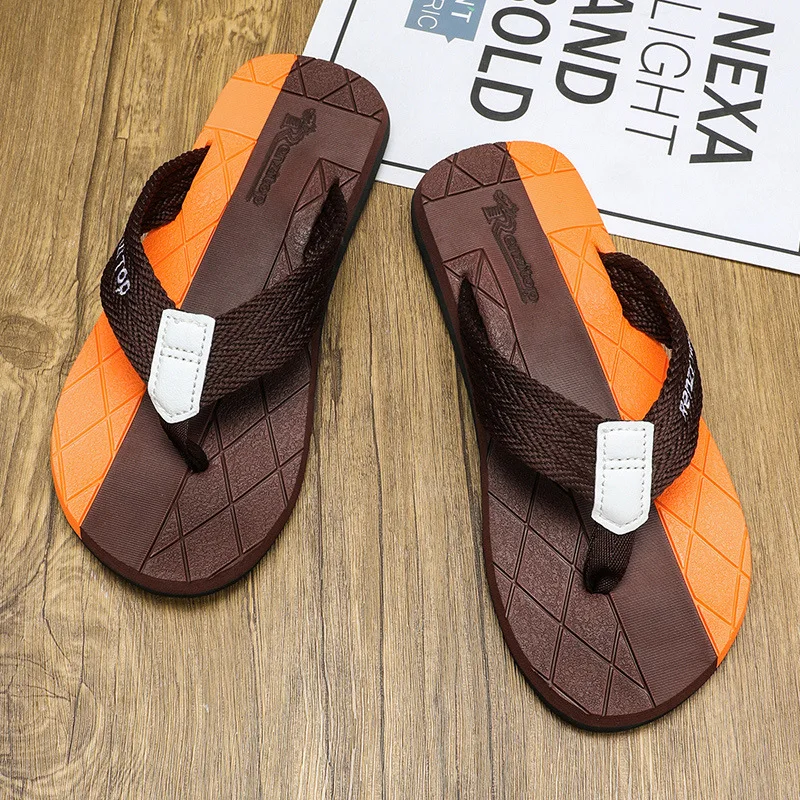 New flip-flops sandals men's spring and summer non-slip and wear-resistant casual soft-soled splint drag outdoor wear slippers