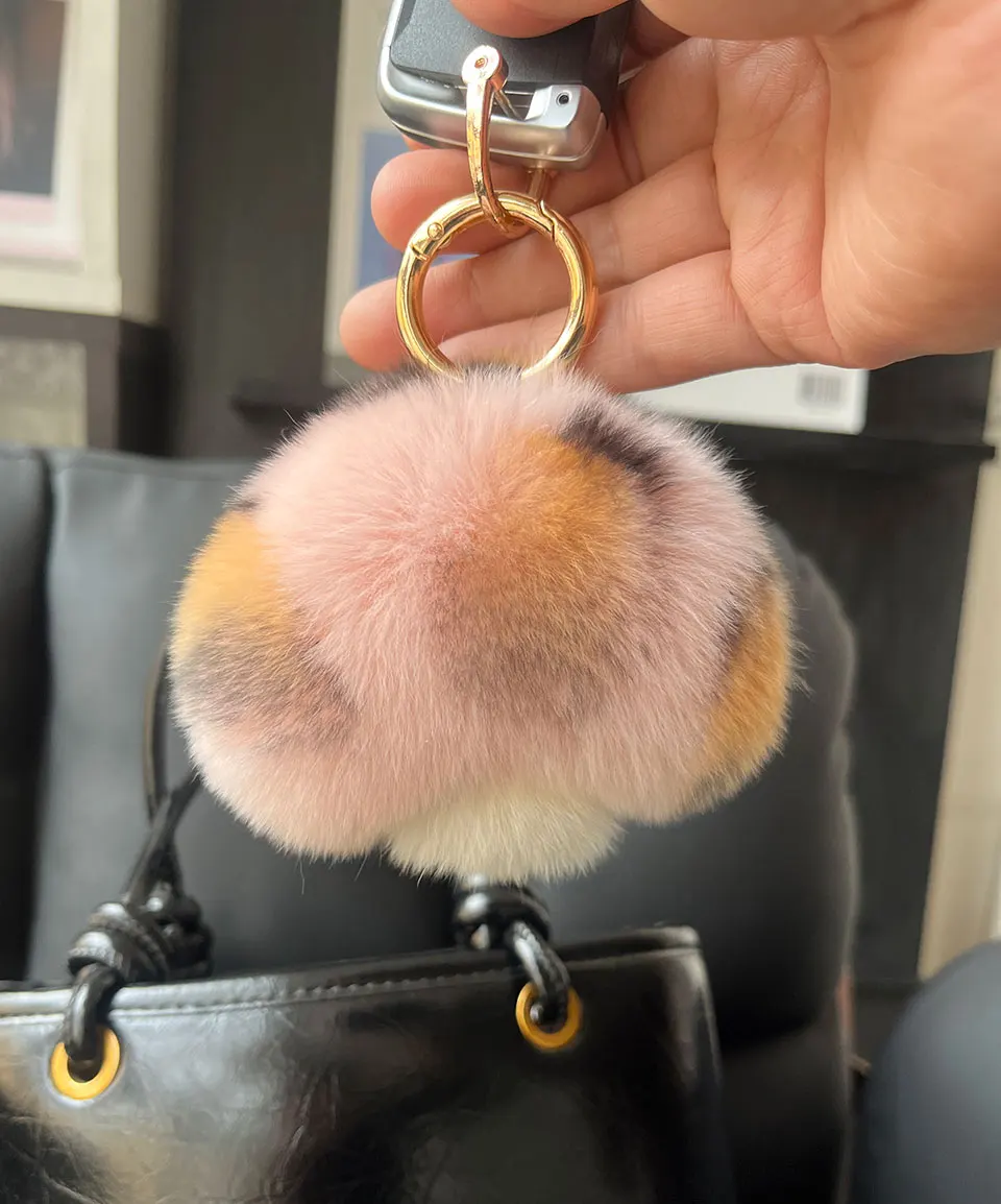 Niedlicher Echter Rex-Kaninchenfell-Pilz-Schlüsselanhänger, Flauschiger Pompon-Autoschlüsselring, Taschenanhänger, Charm im Ins-Stil, Modisches Geschenk für Frauen und Mädchen – Detail 7
