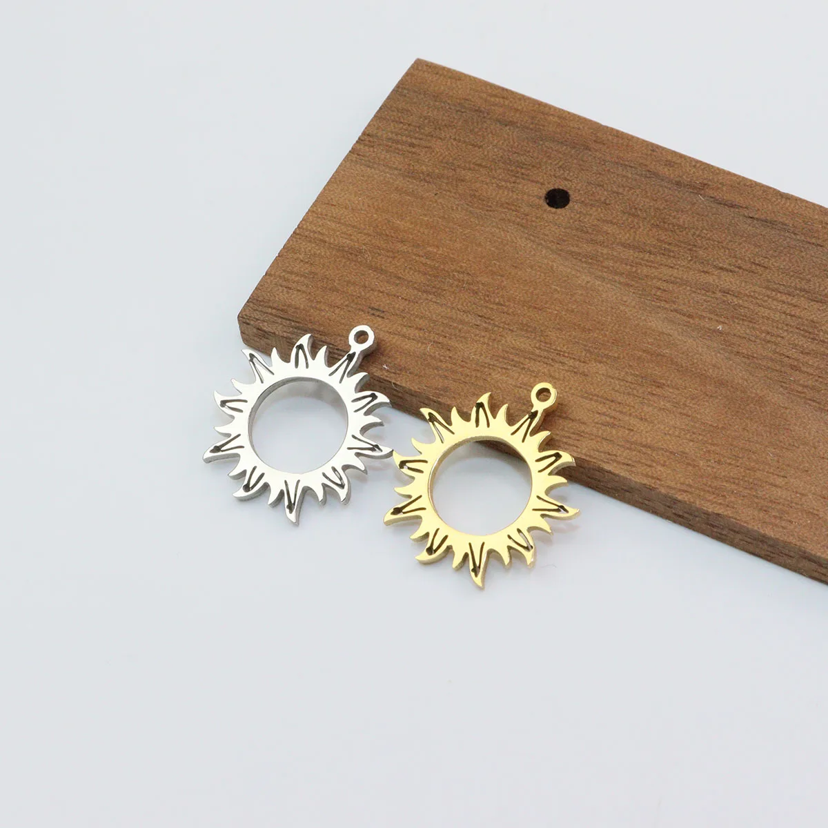 

10pcs Stainless Steel Shiny Mirror Polished Sun Jewelry Charms Pendant DIY Handcraft Waterproof Antiallergic