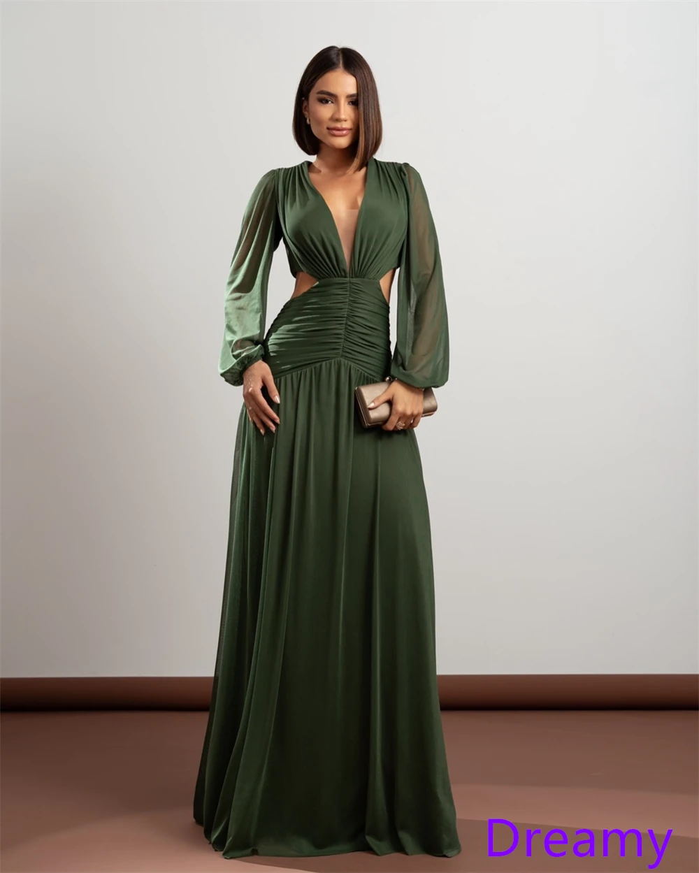 Sukienka wieczorowa z zielonego dżerseju na zamówienie, wykwintna, dekolt w serek, długie rękawy, suknie celebrytek, szyte na miarę suknie okolicznościowe, perły, temperament.