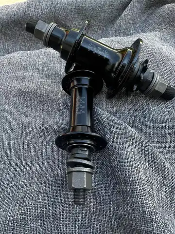 CULT Logotypnav Kassettnav Högerstyrd 4 spärrhakar 108 ingreppspunkter 9T 14mm /3/8tum 36h Bmx-nav superhögljudda 10 best sales BMX-nav - №5