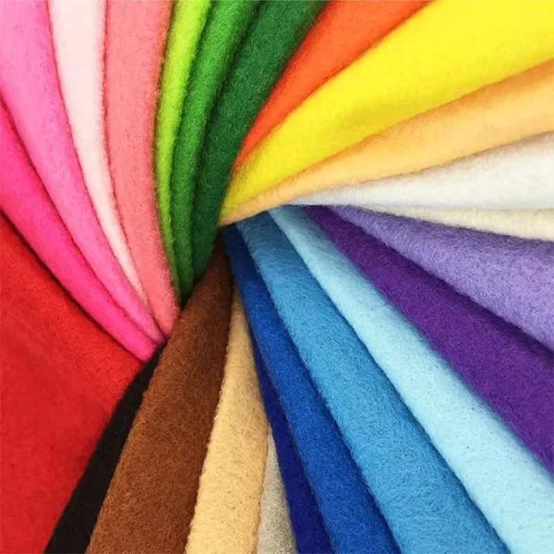 قماش اللباد: قماش ناعم مصنوع يدويًا بسمك 91*91*0.14 مم، مناسب للحرف اليدوية والديكورات الفنية للخياطة اليدوية.