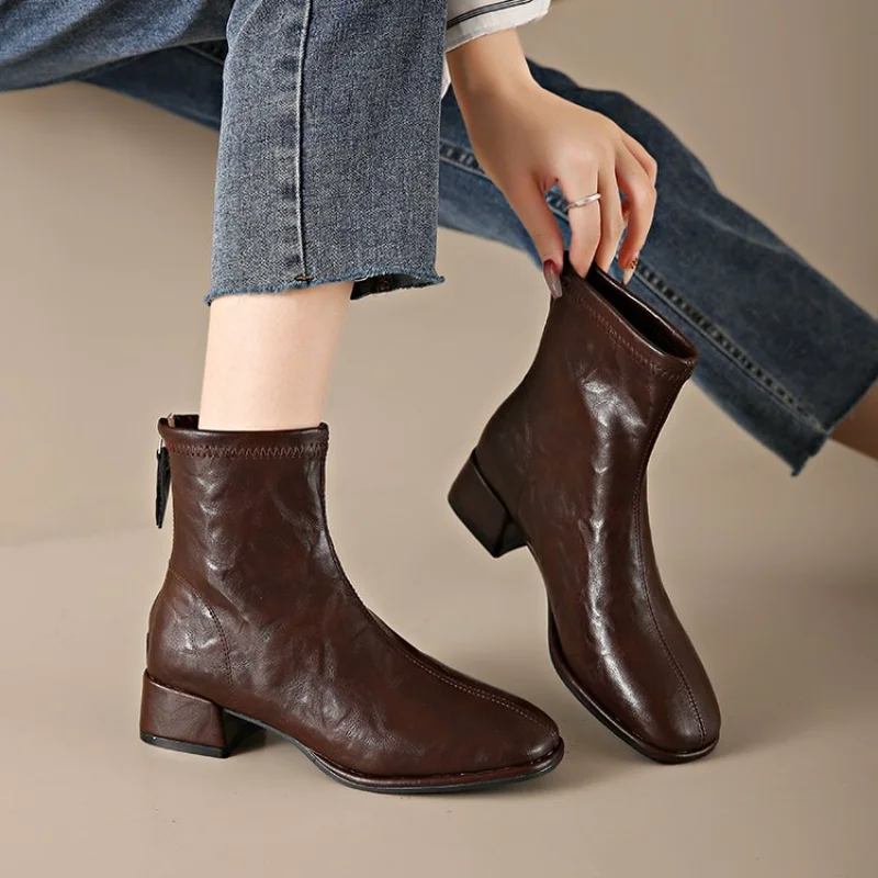 Bottes de rinçage pointues pour femmes, chaussons courts amincissants à talon optique, chaussures en cuir souple pour femmes, mode automne et hiver