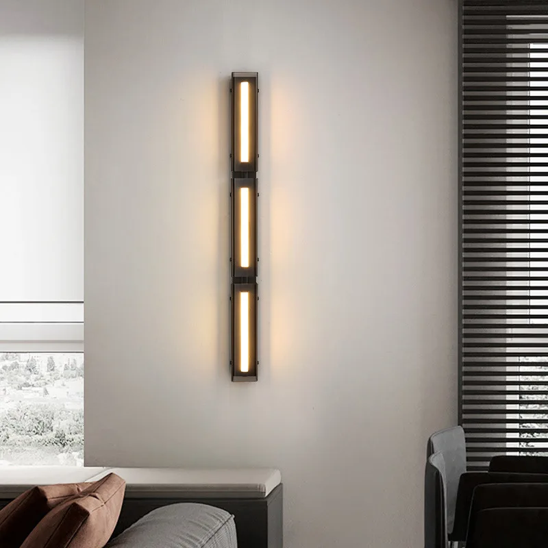 Prosta włoska lampa ścienna Minimalistyczna dekoracja w stylu influencera do sypialni, salonu, na ścianę tła, designerska listwa o tworzącej atmosferze.