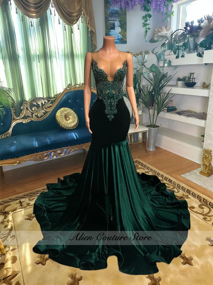 

Customized Emerald Green Mermaid Prom Dress for Black Girls Velvet Beaded RhinestonesWedding Party Gala Gown Robe De Soiree